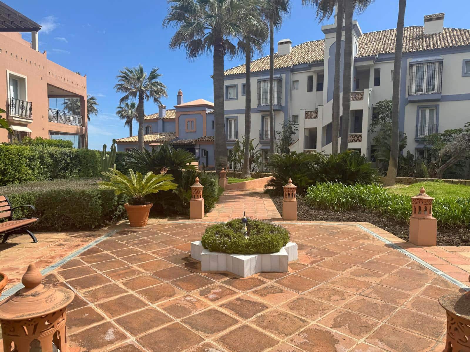 2 soverom Leilighet til salgs i Casares med svømmebasseng garasje - € 499 000 (Ref: 8900641)