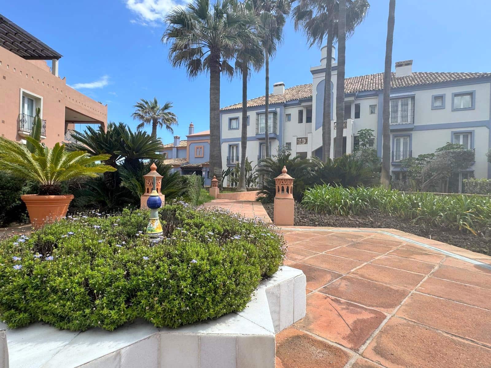 2 soverom Leilighet til salgs i Casares med svømmebasseng garasje - € 499 000 (Ref: 8900641)