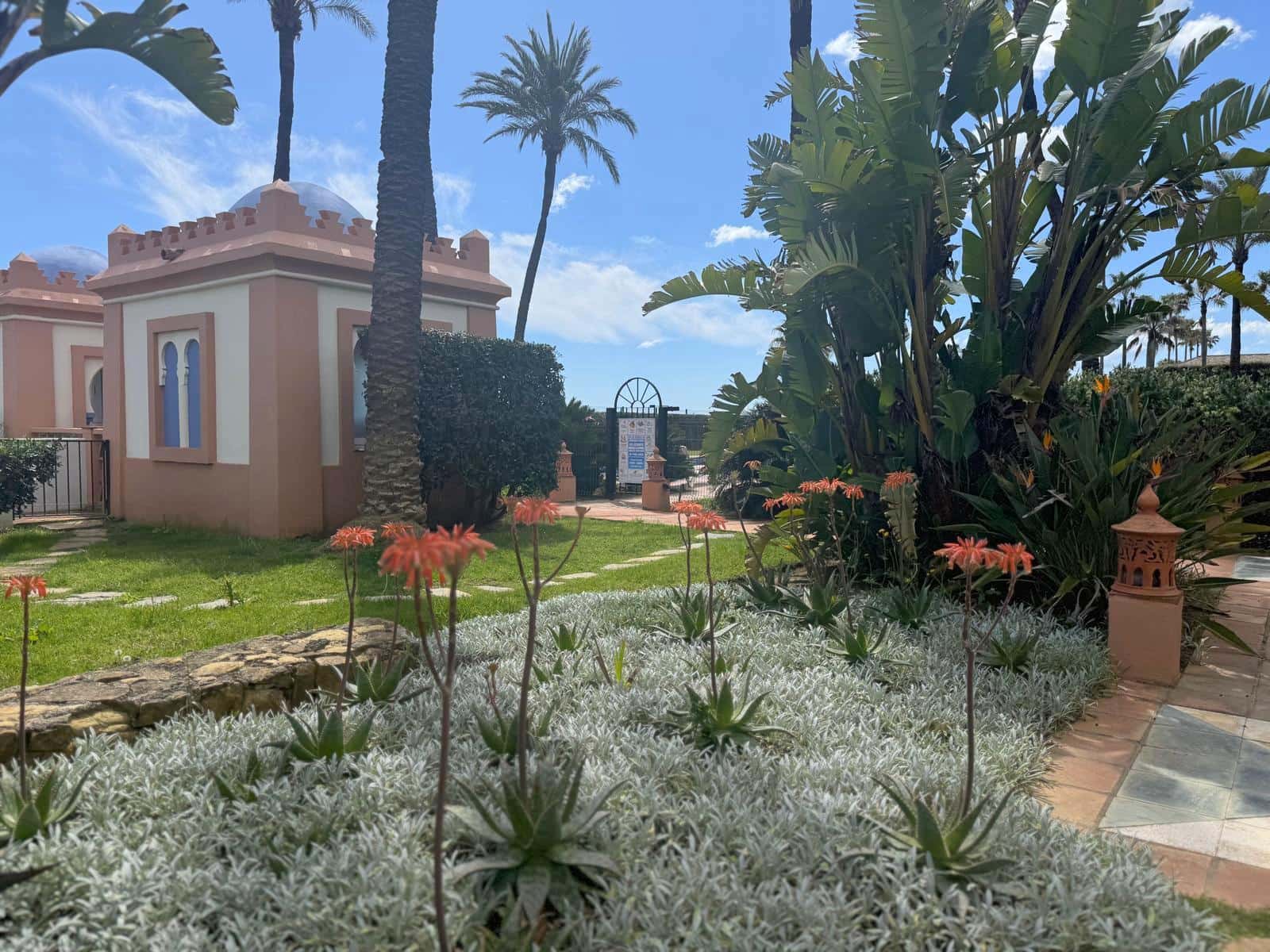 2 soverom Leilighet til salgs i Casares med svømmebasseng garasje - € 499 000 (Ref: 8900641)