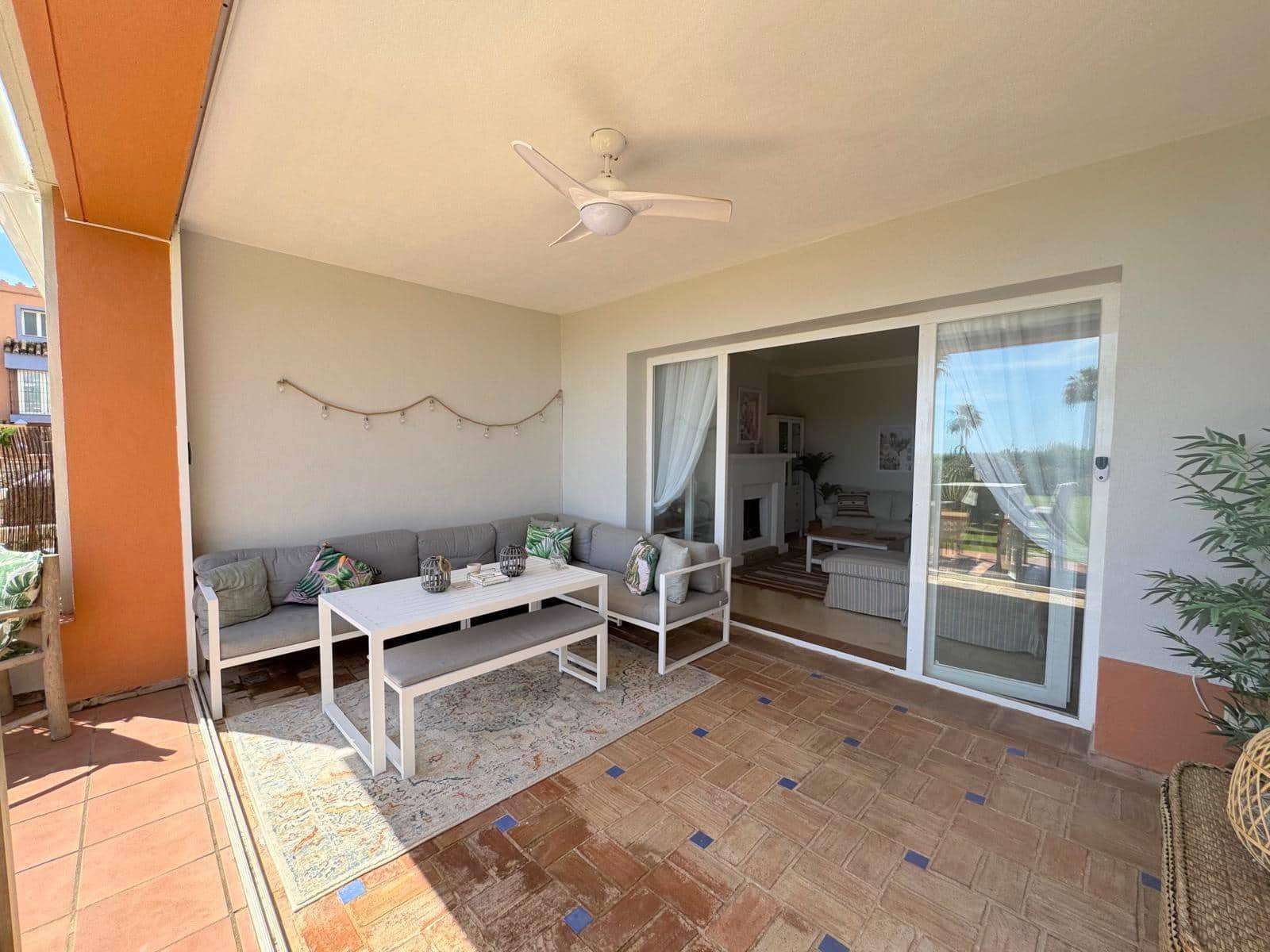 2 soverom Leilighet til salgs i Casares med svømmebasseng garasje - € 499 000 (Ref: 8900641)