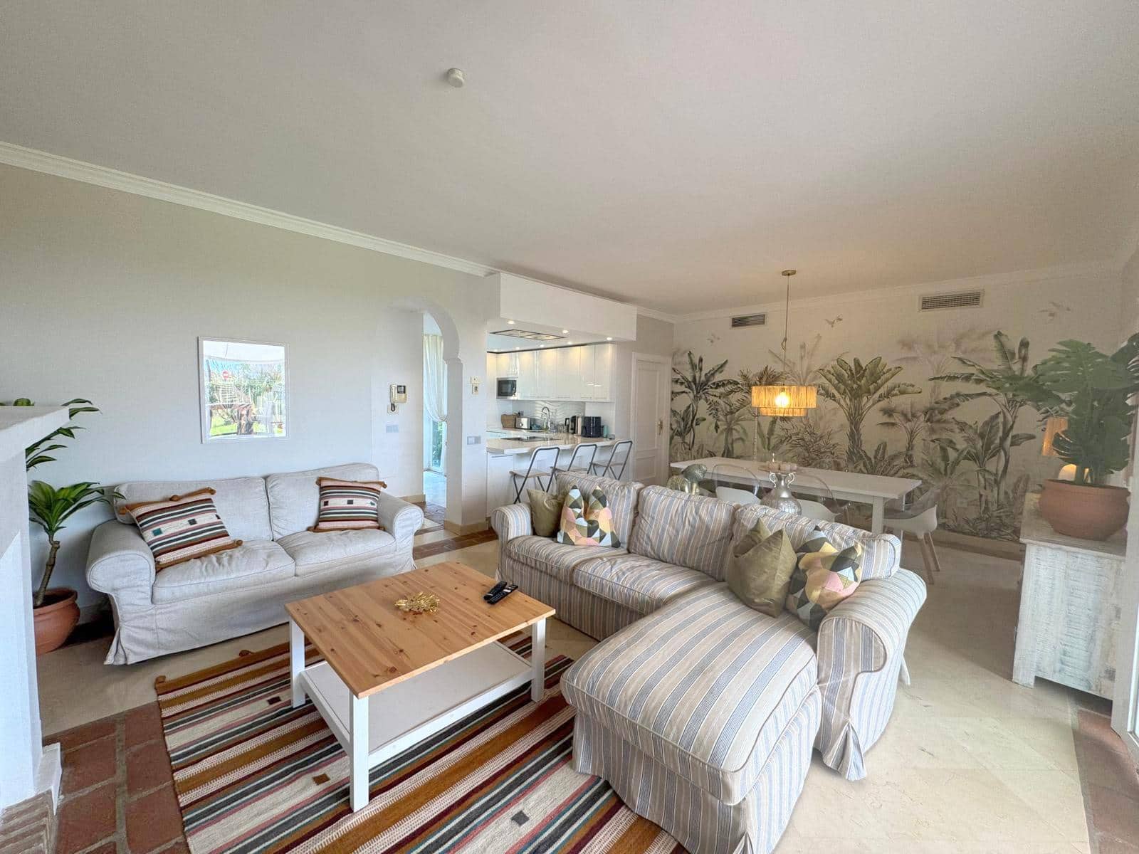 2 soverom Leilighet til salgs i Casares med svømmebasseng garasje - € 499 000 (Ref: 8900641)