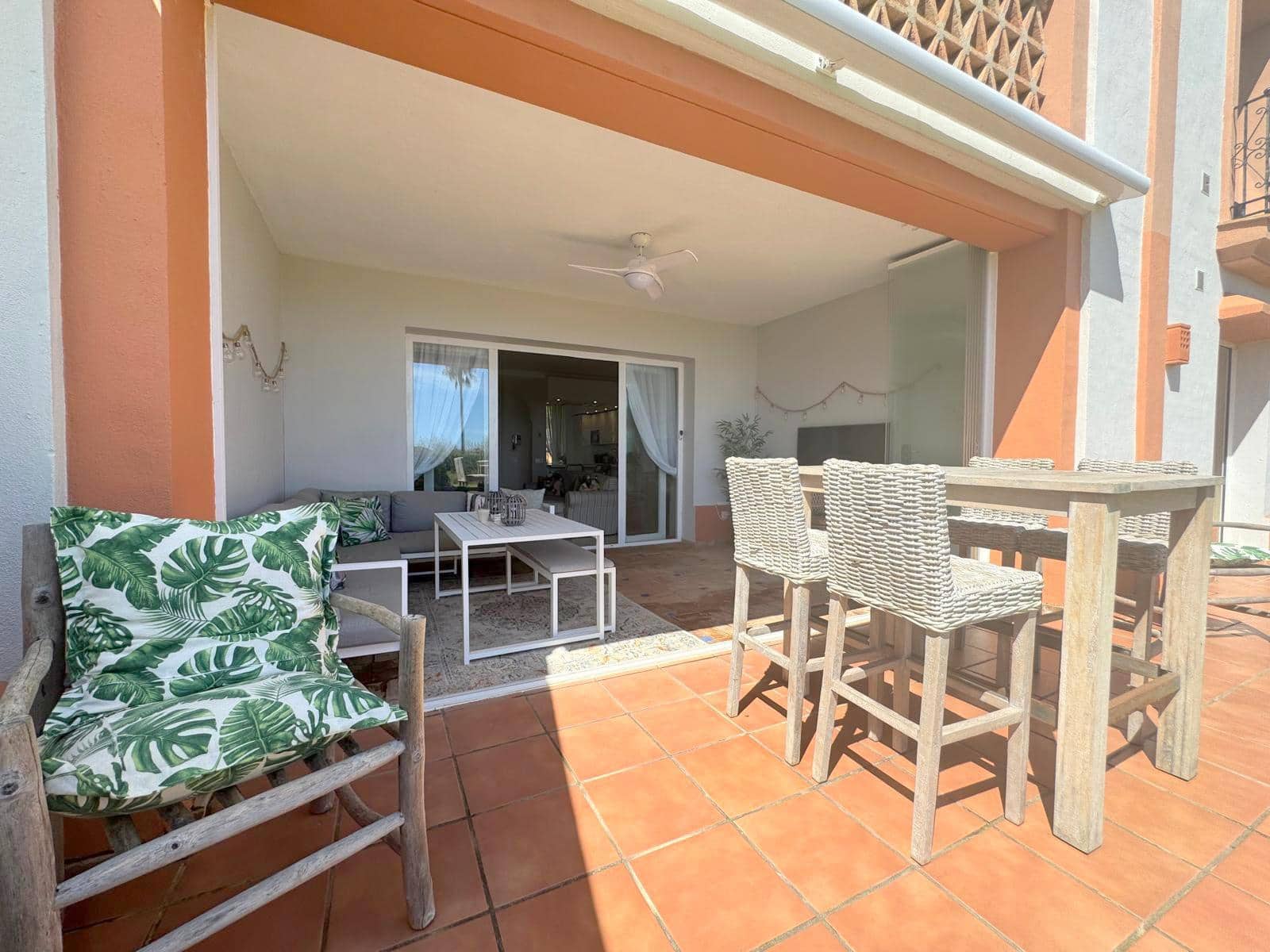 2 soverom Leilighet til salgs i Casares med svømmebasseng garasje - € 499 000 (Ref: 8900641)