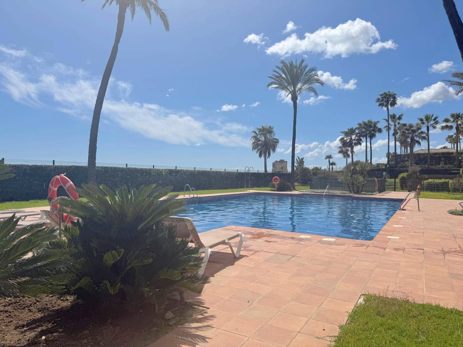 2 soverom Leilighet til salgs i Casares med svømmebasseng garasje - € 499 000 (Ref: 8900641)