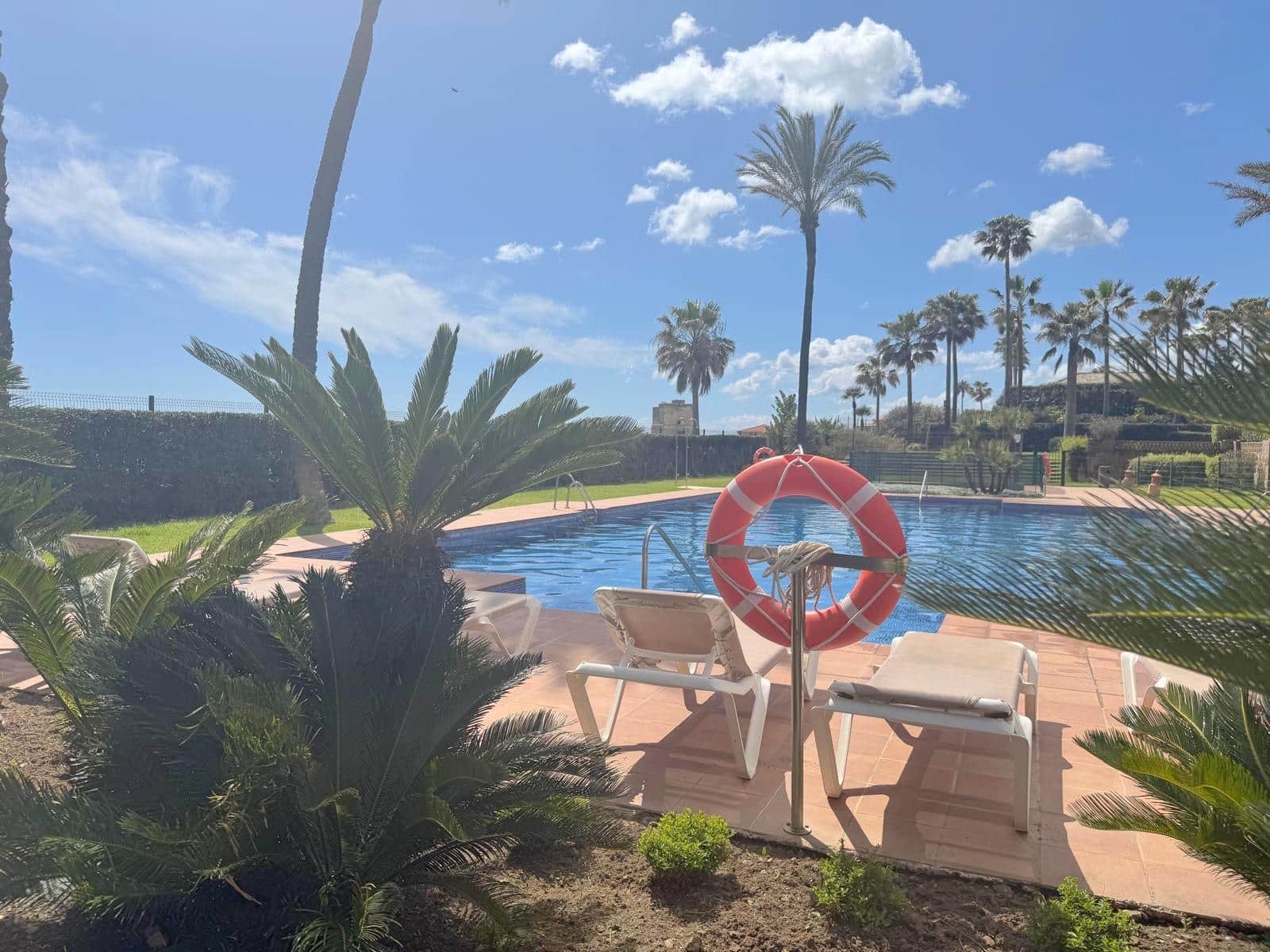 2 soverom Leilighet til salgs i Casares med svømmebasseng garasje - € 499 000 (Ref: 8900641)