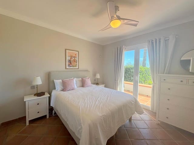 2 soverom Leilighet til salgs i Bahia de Casares, Casares med svømmebasseng garasje - € 499 000 (Ref: 8900641)