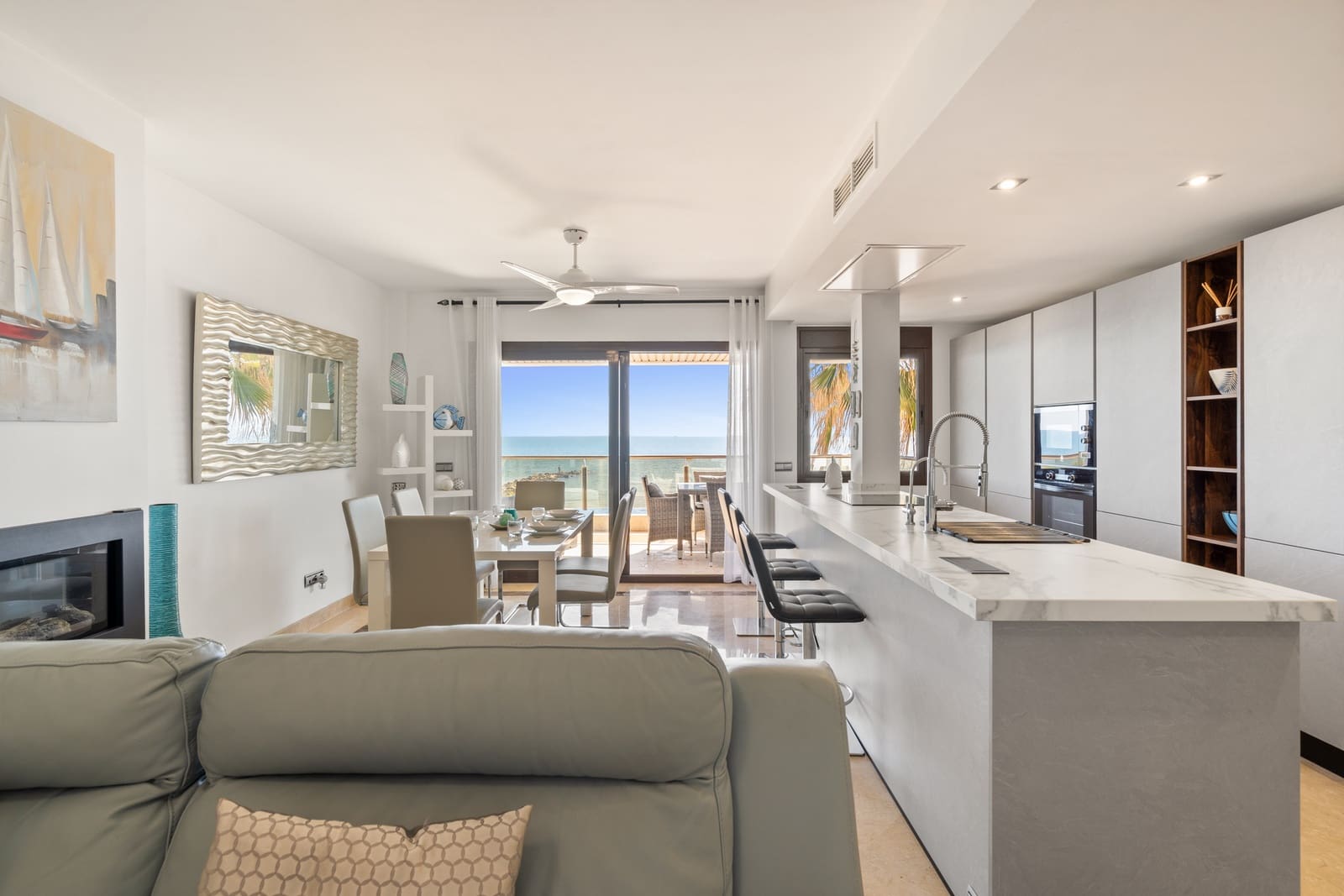 3 sypialnia Apartament na sprzedaż w La Duquesa / Puerto de la Duquesa z basenem garażem - 775 000 € (Ref: 8904103)