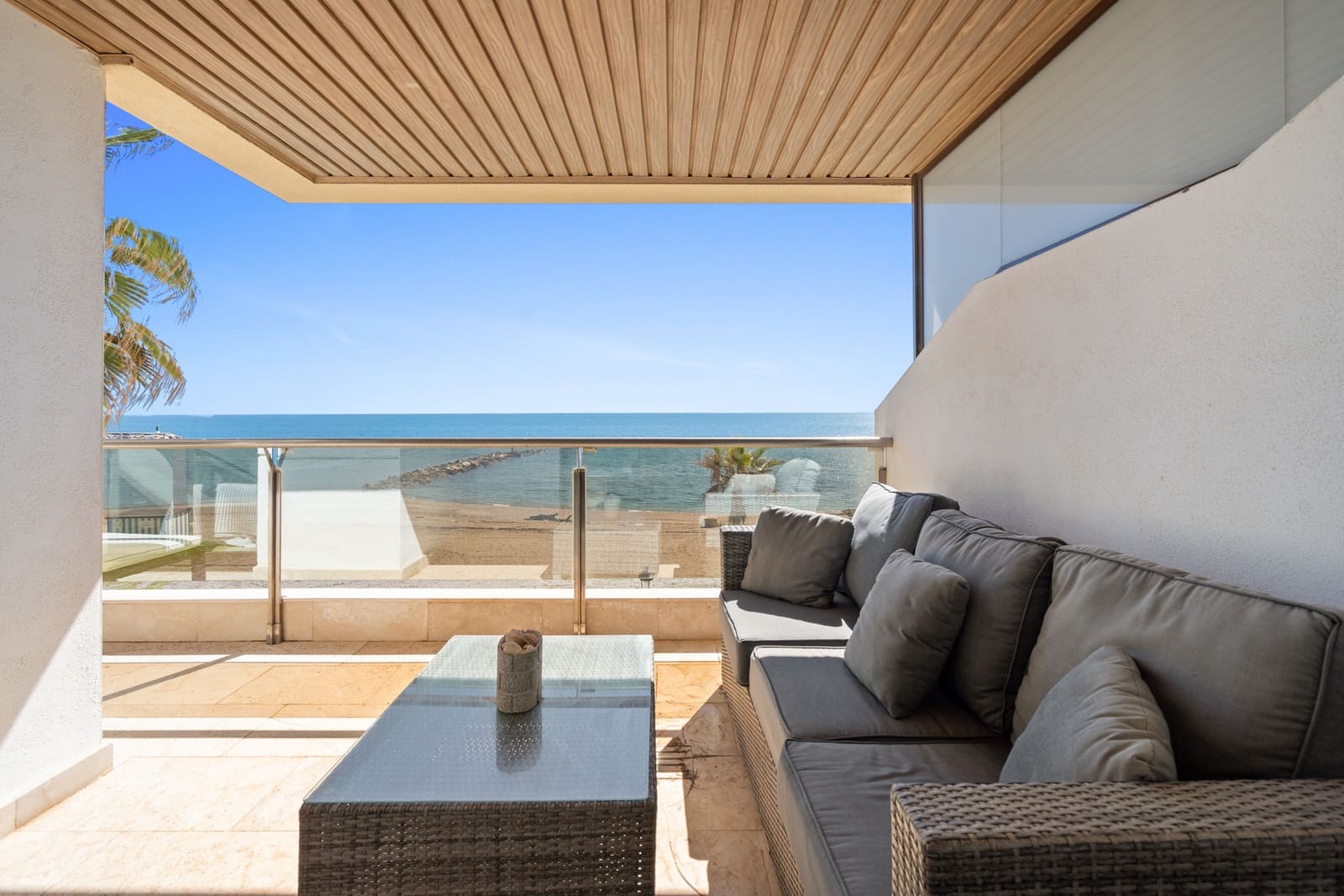 3 sypialnia Apartament na sprzedaż w La Duquesa / Puerto de la Duquesa z basenem garażem - 775 000 € (Ref: 8904103)