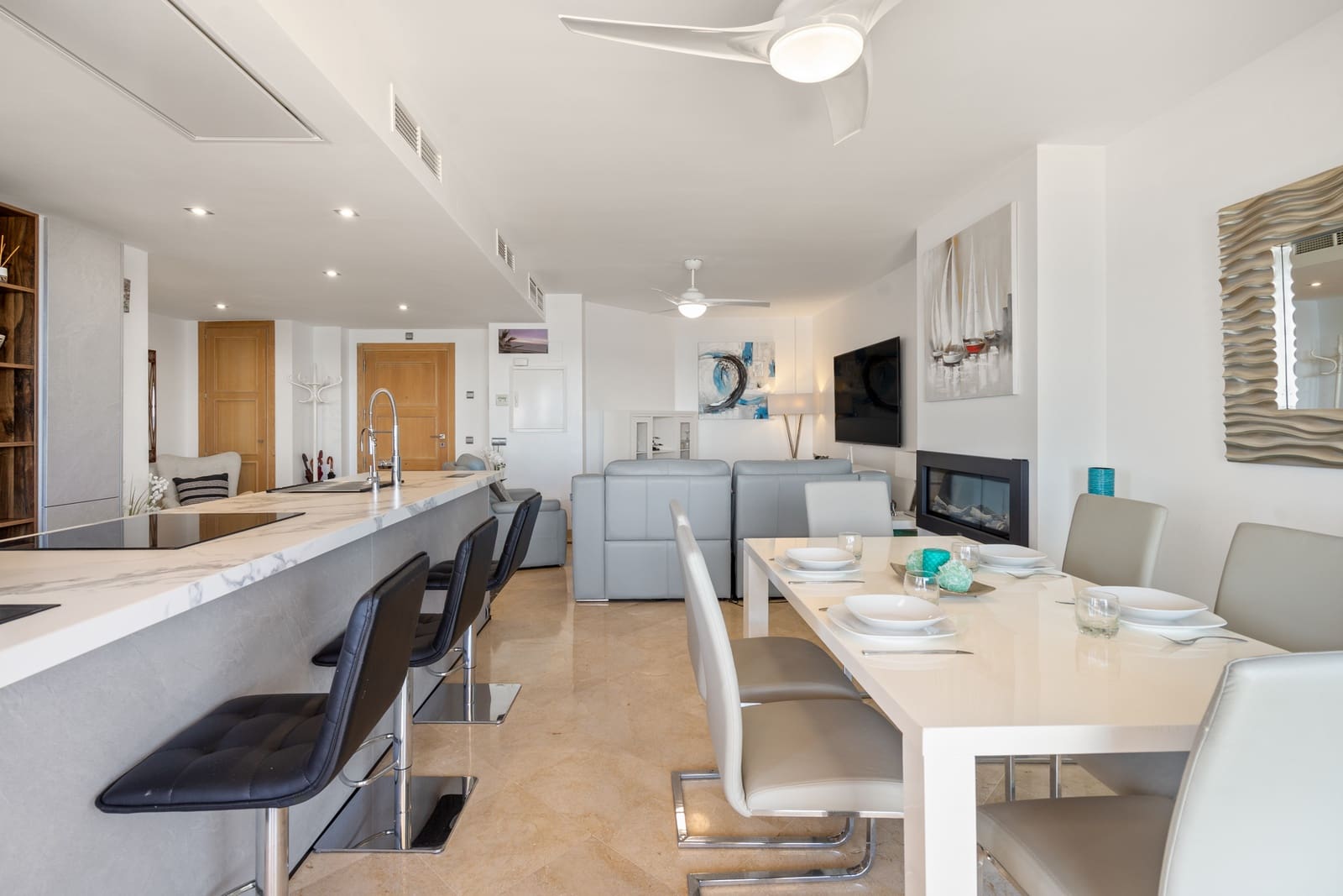 3 sypialnia Apartament na sprzedaż w La Duquesa / Puerto de la Duquesa z basenem garażem - 775 000 € (Ref: 8904103)