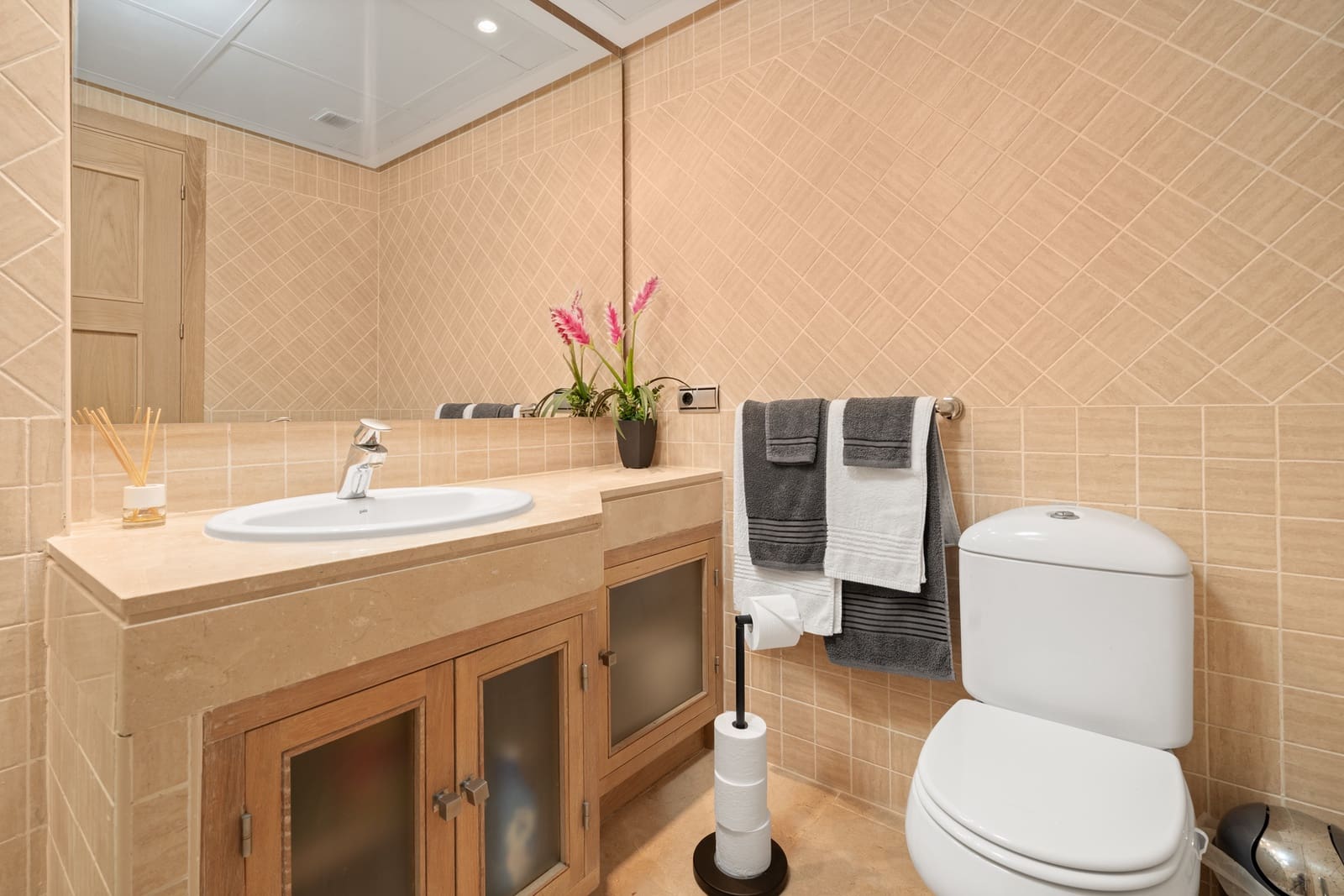 3 sypialnia Apartament na sprzedaż w La Duquesa / Puerto de la Duquesa z basenem garażem - 775 000 € (Ref: 8904103)