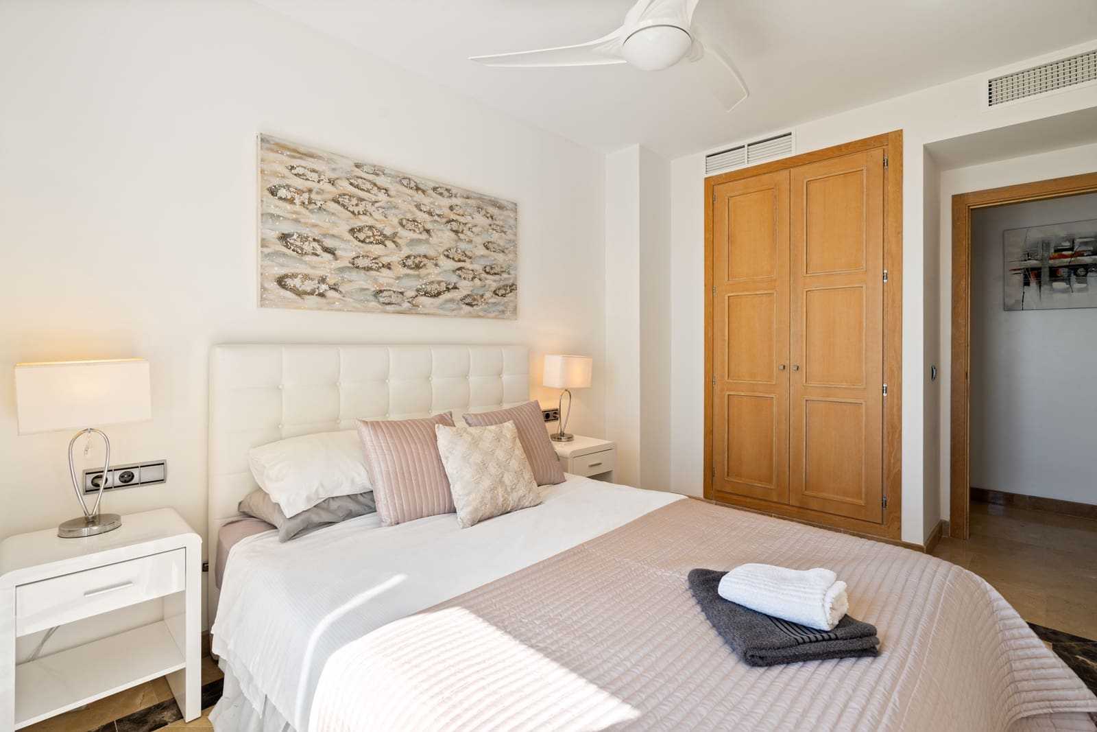 3 sypialnia Apartament na sprzedaż w La Duquesa / Puerto de la Duquesa z basenem garażem - 775 000 € (Ref: 8904103)