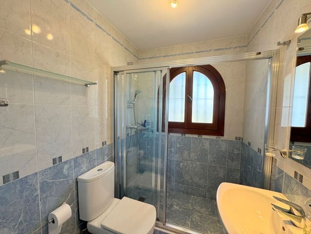 3 slaapkamer Huis te koop in La Duquesa / Puerto de la Duquesa, Manilva - € 495.000 (Ref: 8982817)