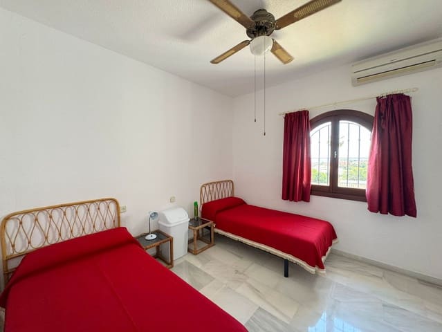 3 slaapkamer Huis te koop in La Duquesa / Puerto de la Duquesa, Manilva - € 495.000 (Ref: 8982817)