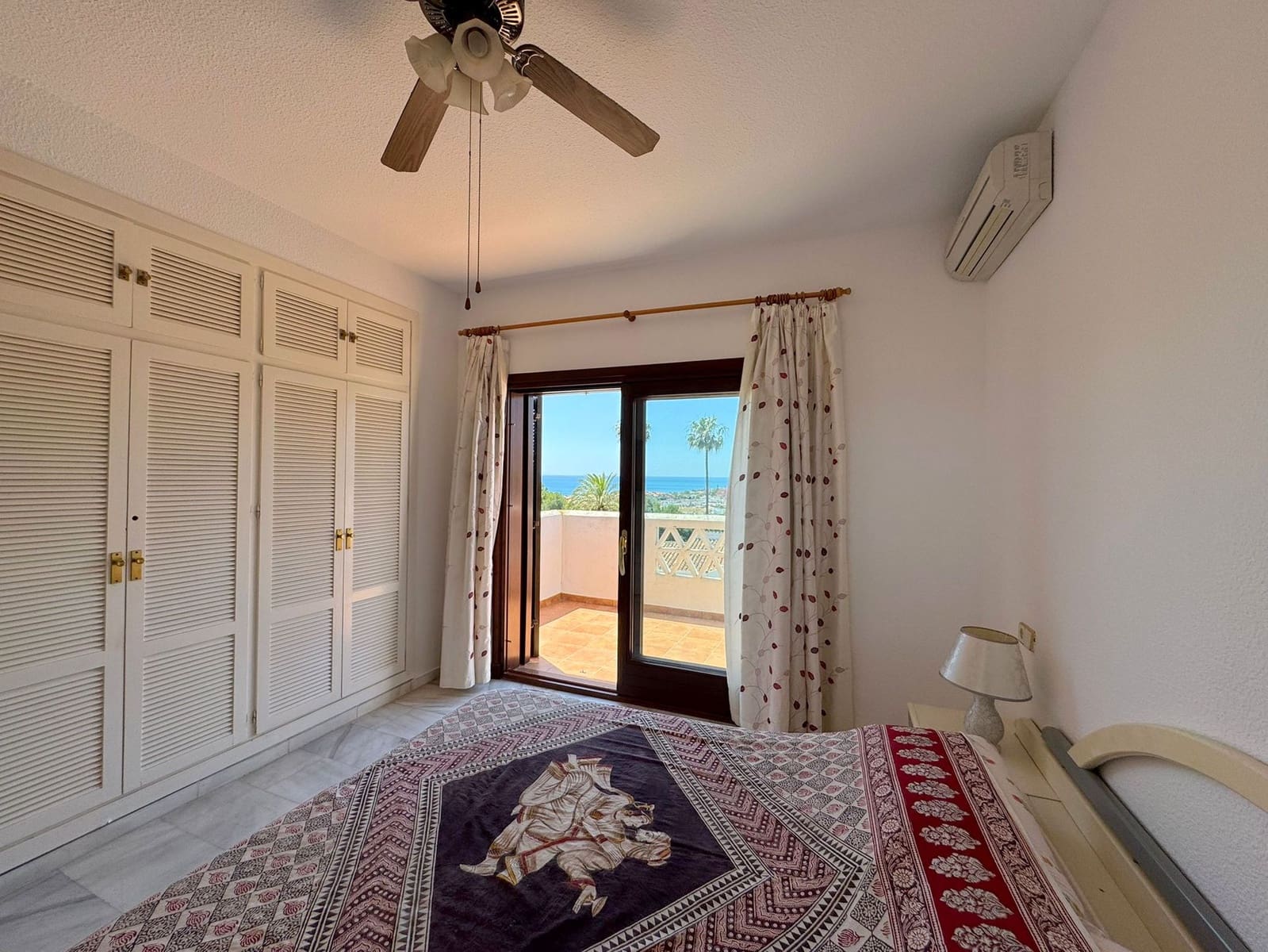 3 sypialnia Dom na sprzedaż w La Duquesa / Puerto de la Duquesa - 495 000 € (Ref: 8982817)