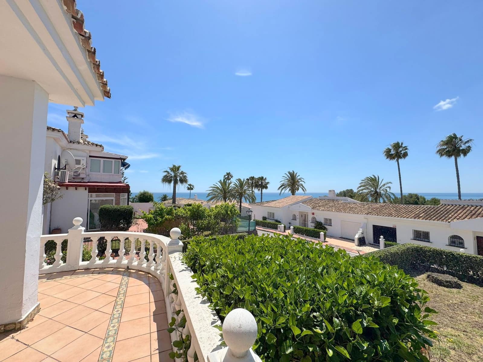 3 sypialnia Dom na sprzedaż w La Duquesa / Puerto de la Duquesa - 495 000 € (Ref: 8982817)