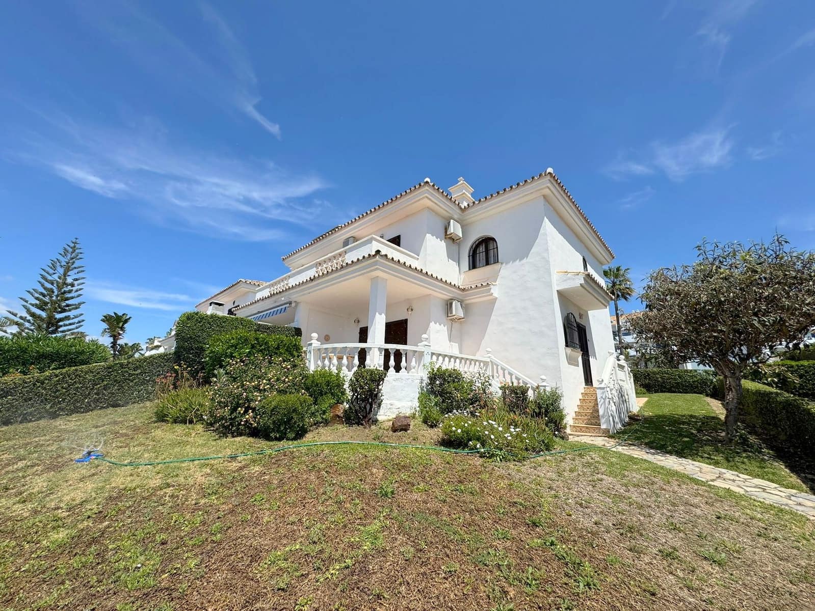 3 sypialnia Dom na sprzedaż w La Duquesa / Puerto de la Duquesa - 495 000 € (Ref: 8982817)