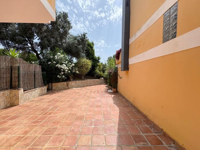 3 soveværelse Byhus til salg i Puerto de la Duquesa, Manilva med swimmingpool garage - € 339.000 (Ref: 9043971)