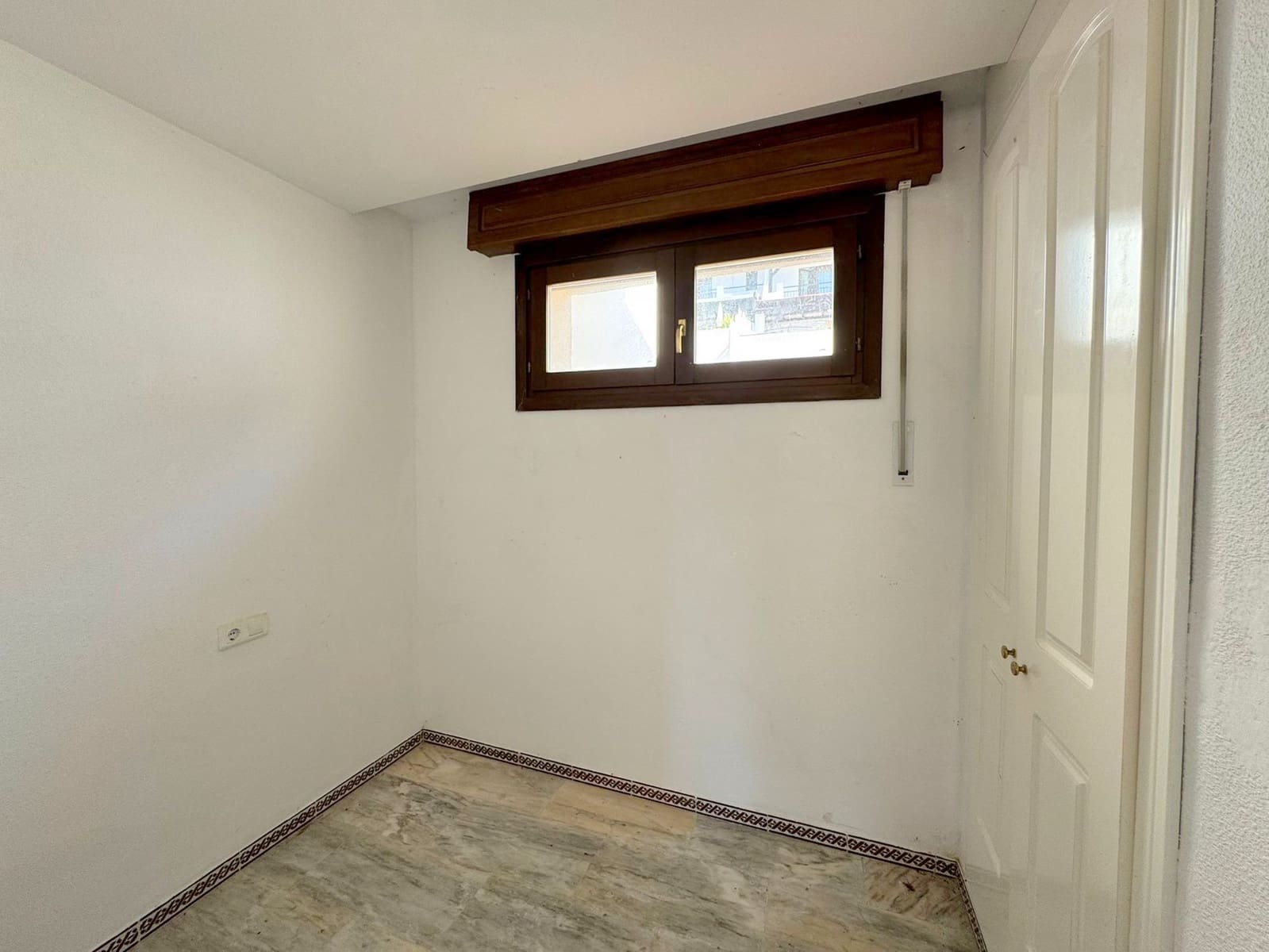 4 bedroom Townhouse for sale in La Duquesa / Puerto de la Duquesa with pool garage - € 485,000 (Ref: 9146196)