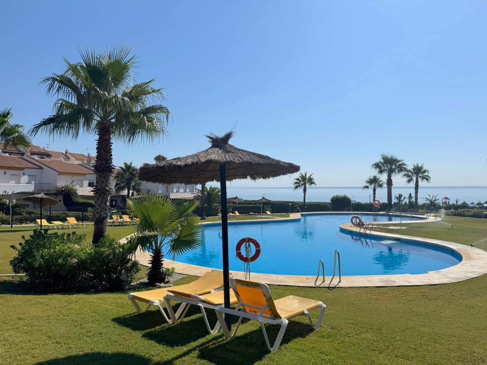 4 bedroom Townhouse for sale in La Duquesa / Puerto de la Duquesa with pool garage - € 485,000 (Ref: 9146196)