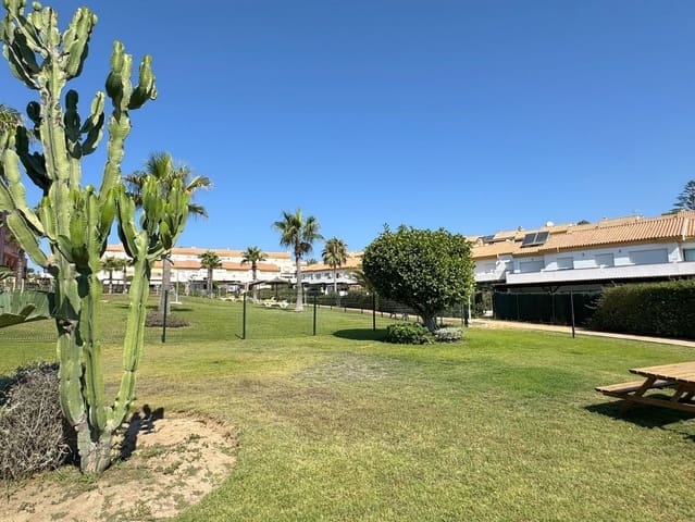 4 sypialnia Dom na sprzedaż w La Duquesa / Puerto de la Duquesa, Manilva z basenem garażem - 485 000 € (Ref: 9146196)