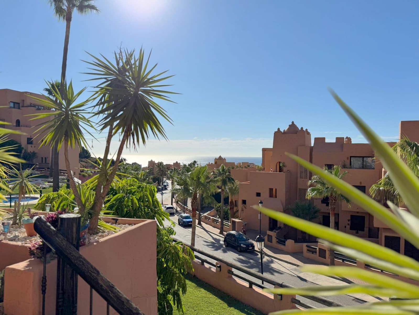 2 bedroom Apartment for sale in La Duquesa / Puerto de la Duquesa with pool garage - € 310,000 (Ref: 9237780)