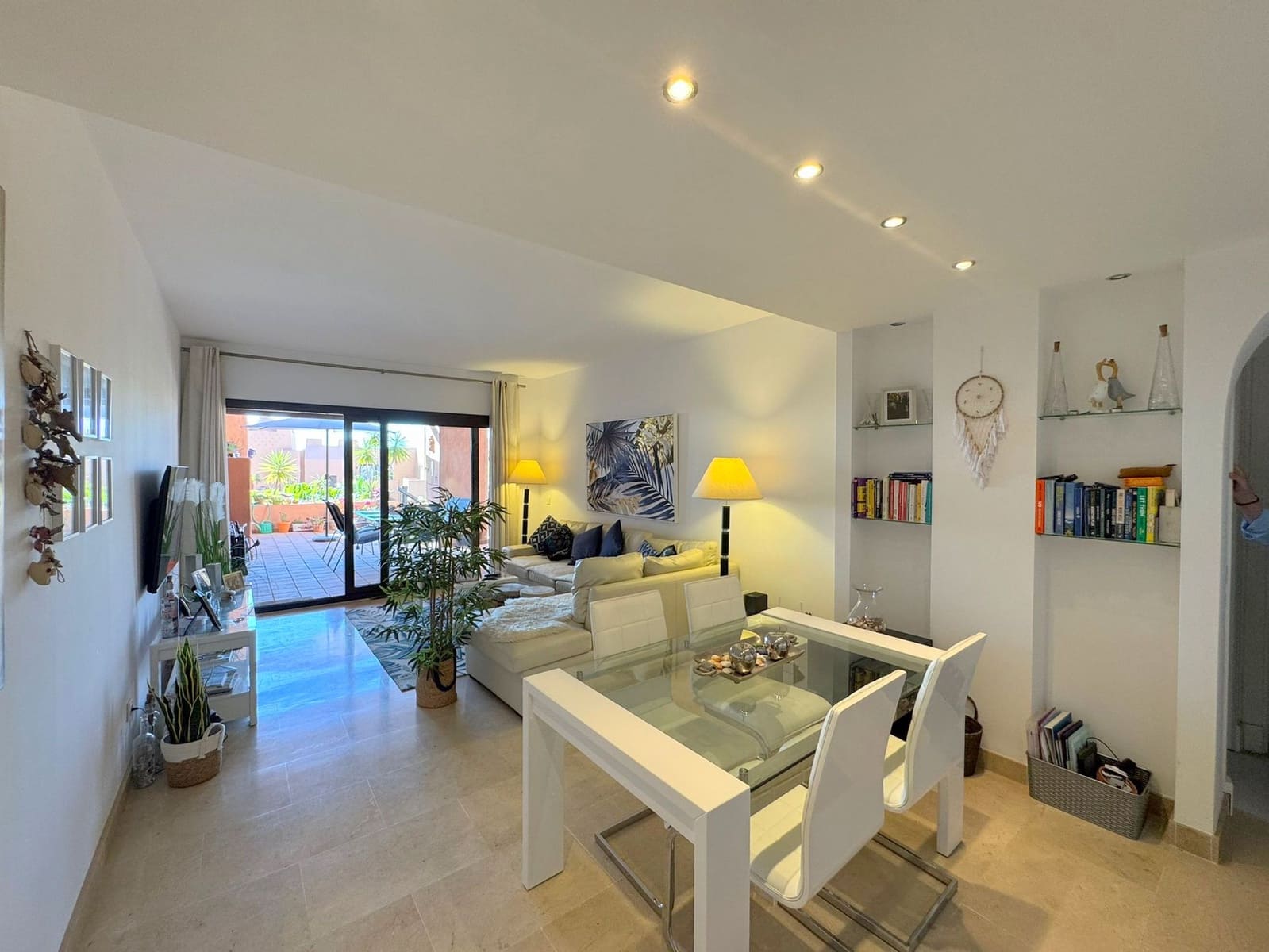 2 bedroom Apartment for sale in La Duquesa / Puerto de la Duquesa with pool garage - € 310,000 (Ref: 9237780)