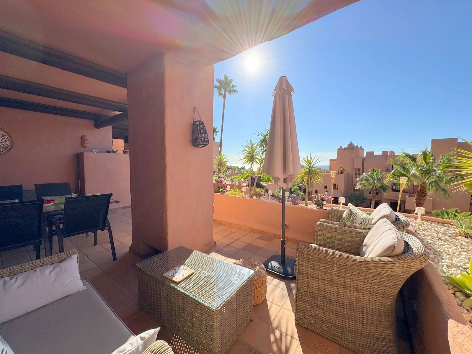 2 bedroom Apartment for sale in La Duquesa / Puerto de la Duquesa with pool garage - € 310,000 (Ref: 9237780)