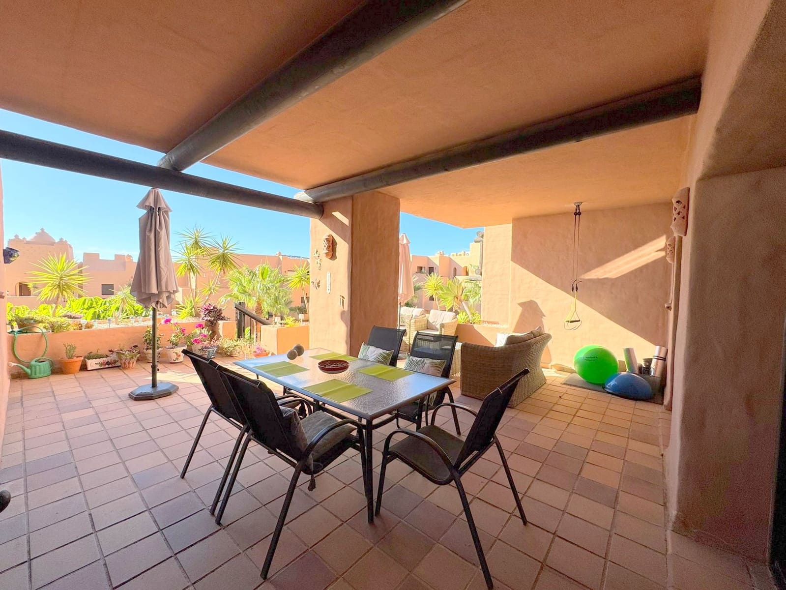 2 bedroom Apartment for sale in La Duquesa / Puerto de la Duquesa with pool garage - € 310,000 (Ref: 9237780)