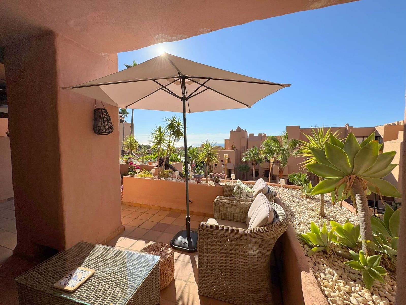 2 bedroom Apartment for sale in La Duquesa / Puerto de la Duquesa with pool garage - € 310,000 (Ref: 9237780)