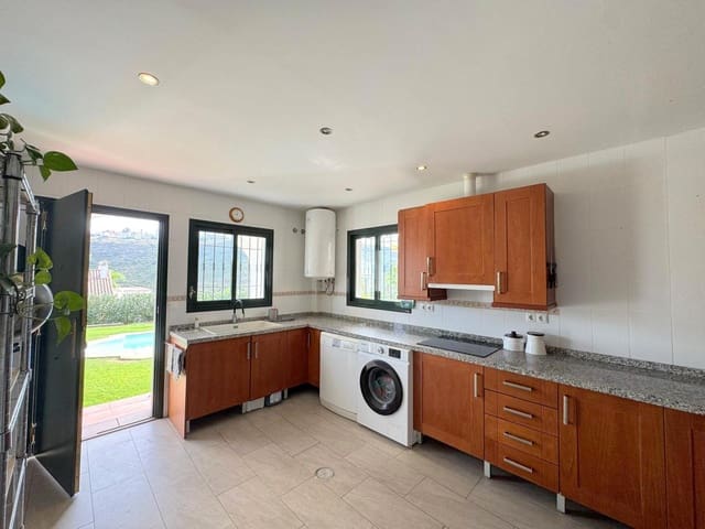 3 soverom Leilighet til salgs i La Duquesa / Puerto de la Duquesa, Manilva med svømmebasseng garasje - € 535 000 (Ref: 9254048)