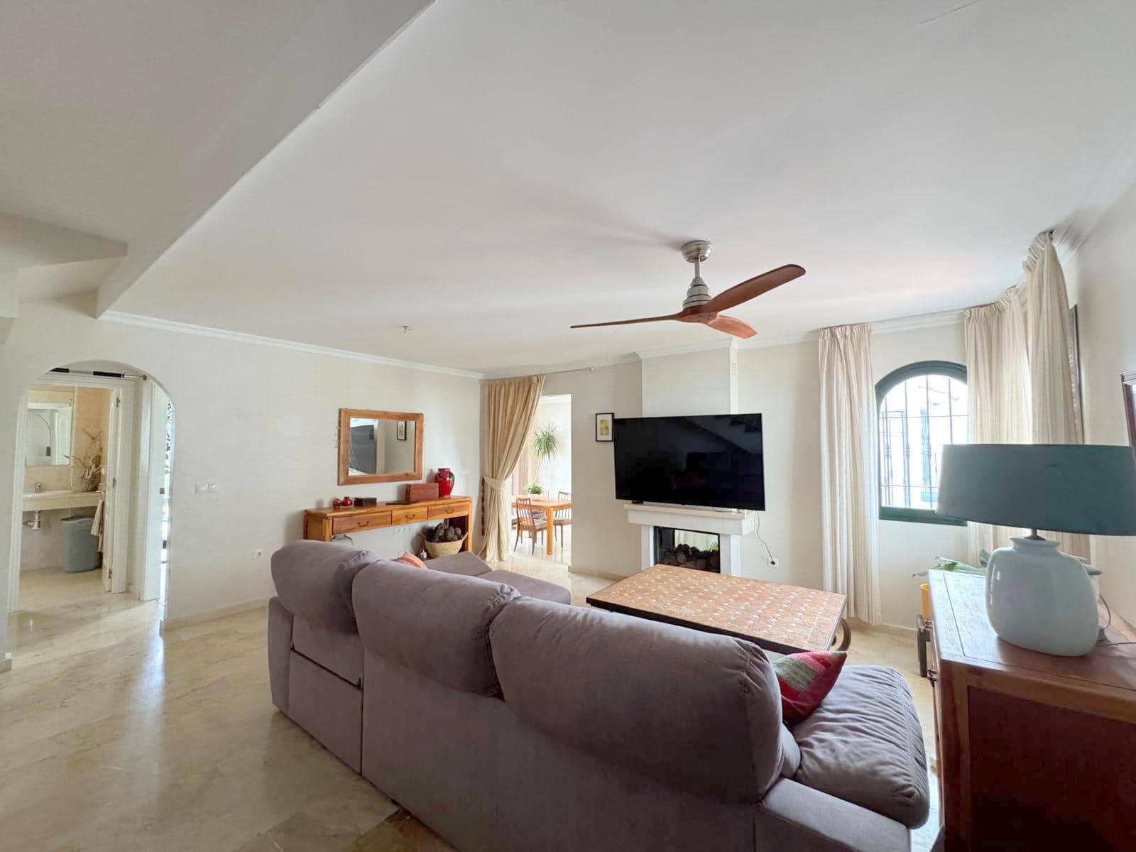 3 bedroom Apartment for sale in La Duquesa / Puerto de la Duquesa with pool garage - € 535,000 (Ref: 9254048)