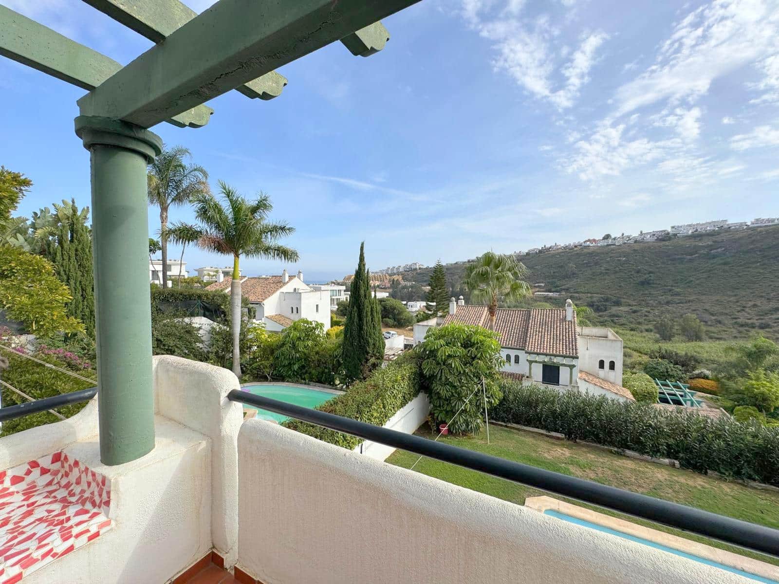 3 bedroom Apartment for sale in La Duquesa / Puerto de la Duquesa with pool garage - € 535,000 (Ref: 9254048)