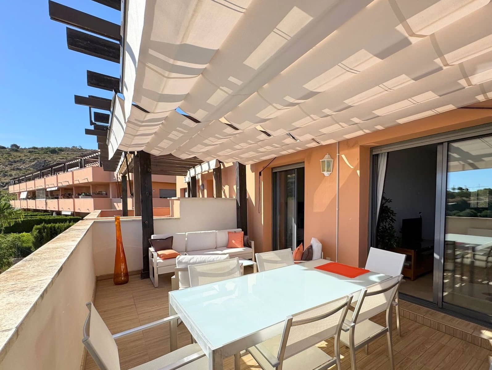 2 soveværelse Penthouse til salg i Manilva med swimmingpool - € 310.000 (Ref: 9258091)