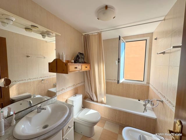 2 makuuhuone Huoneisto myytävänä paikassa San Luis de Sabinillas, Manilva mukana uima-altaan 
autotalli - 215 000 € (Ref: 9301758)