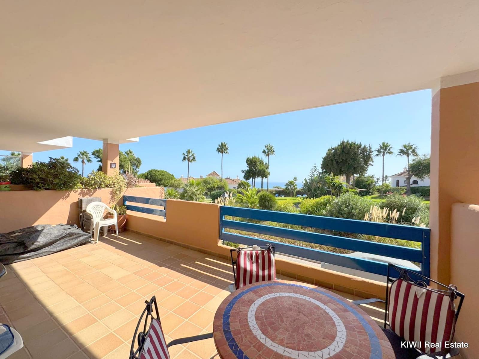 2 chambre Appartement à vendre à La Duquesa / Puerto de la Duquesa avec piscine garage - 299 000 € (Ref: 9301764)