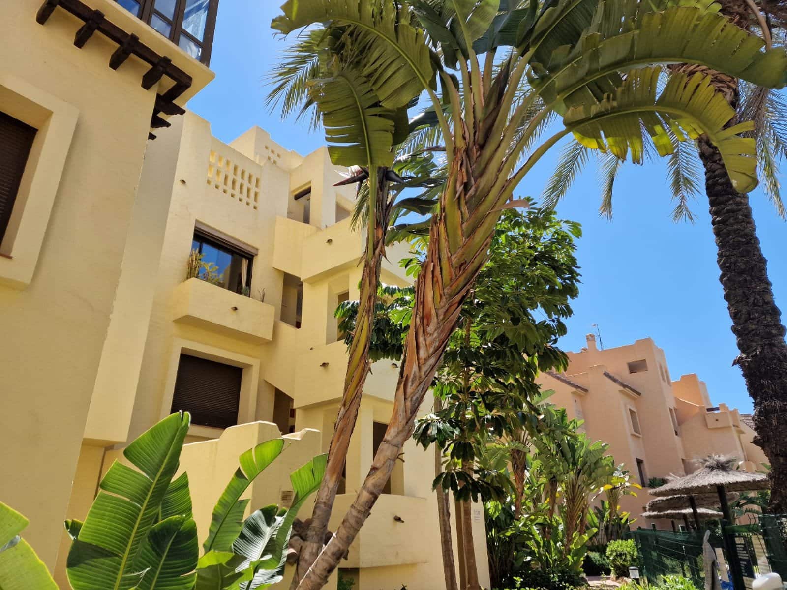 2 bedroom Apartment for sale in La Duquesa / Puerto de la Duquesa with pool garage - € 235,000 (Ref: 9301767)