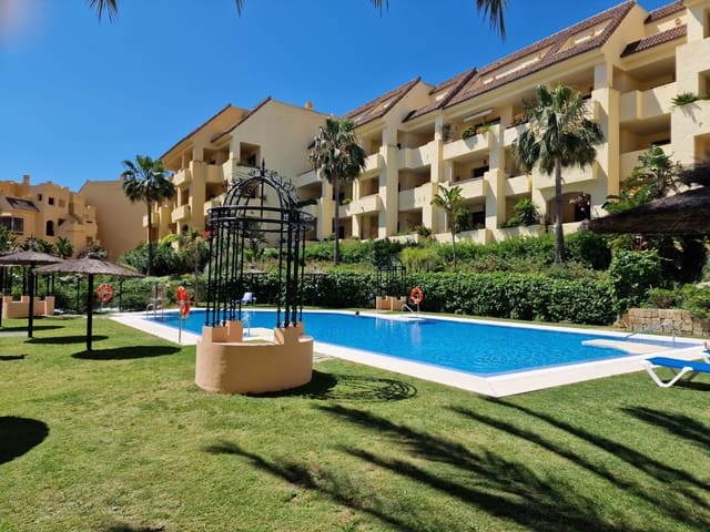 2 bedroom Apartment for sale in La Duquesa / Puerto de la Duquesa, Manilva with pool garage - € 235,000 (Ref: 9301767)