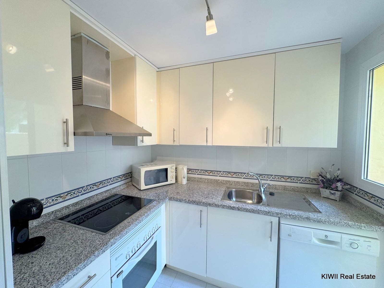 2 bedroom Apartment for sale in La Duquesa / Puerto de la Duquesa with pool garage - € 235,000 (Ref: 9301767)