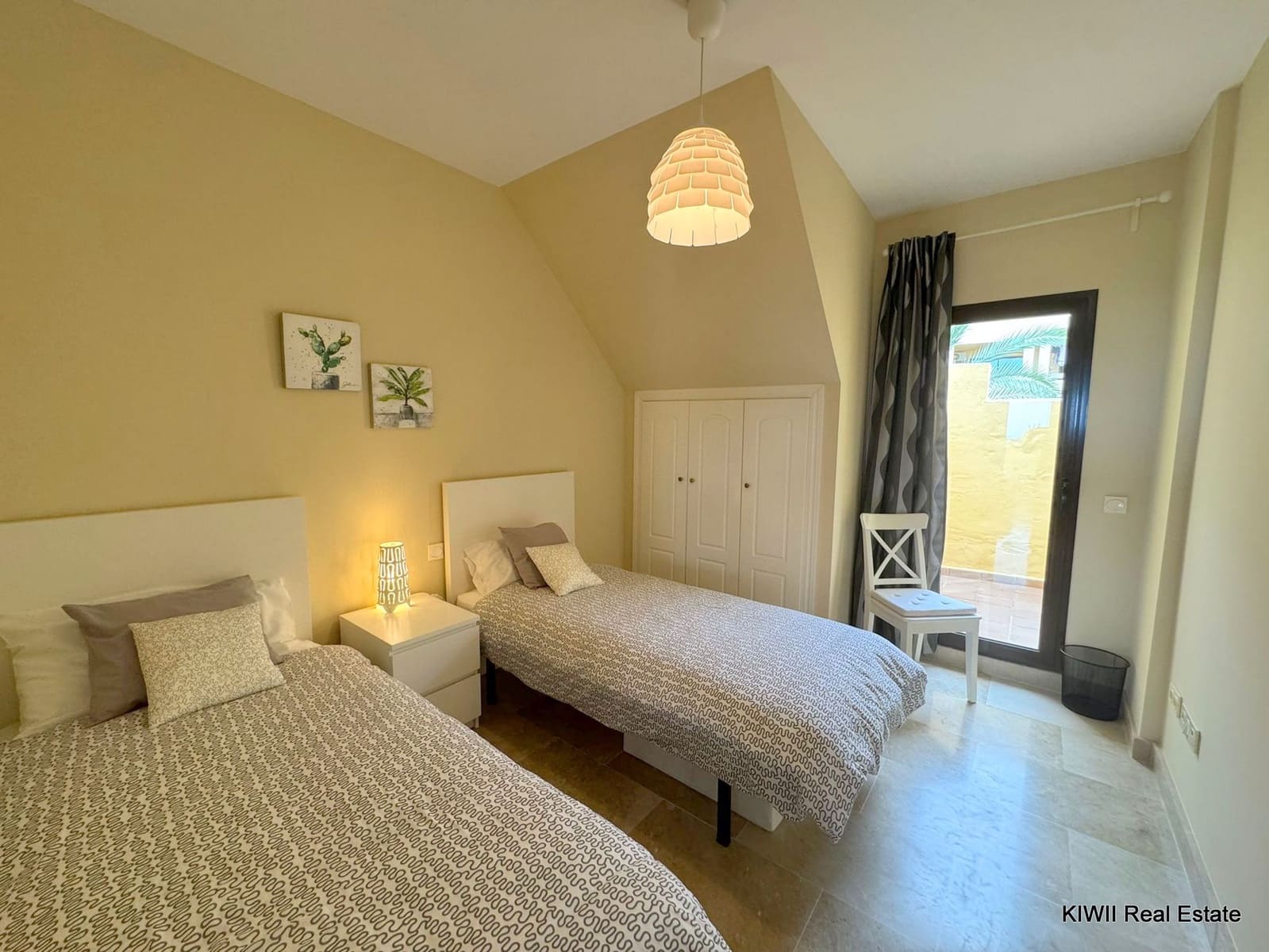 2 bedroom Apartment for sale in La Duquesa / Puerto de la Duquesa with pool garage - € 235,000 (Ref: 9301767)