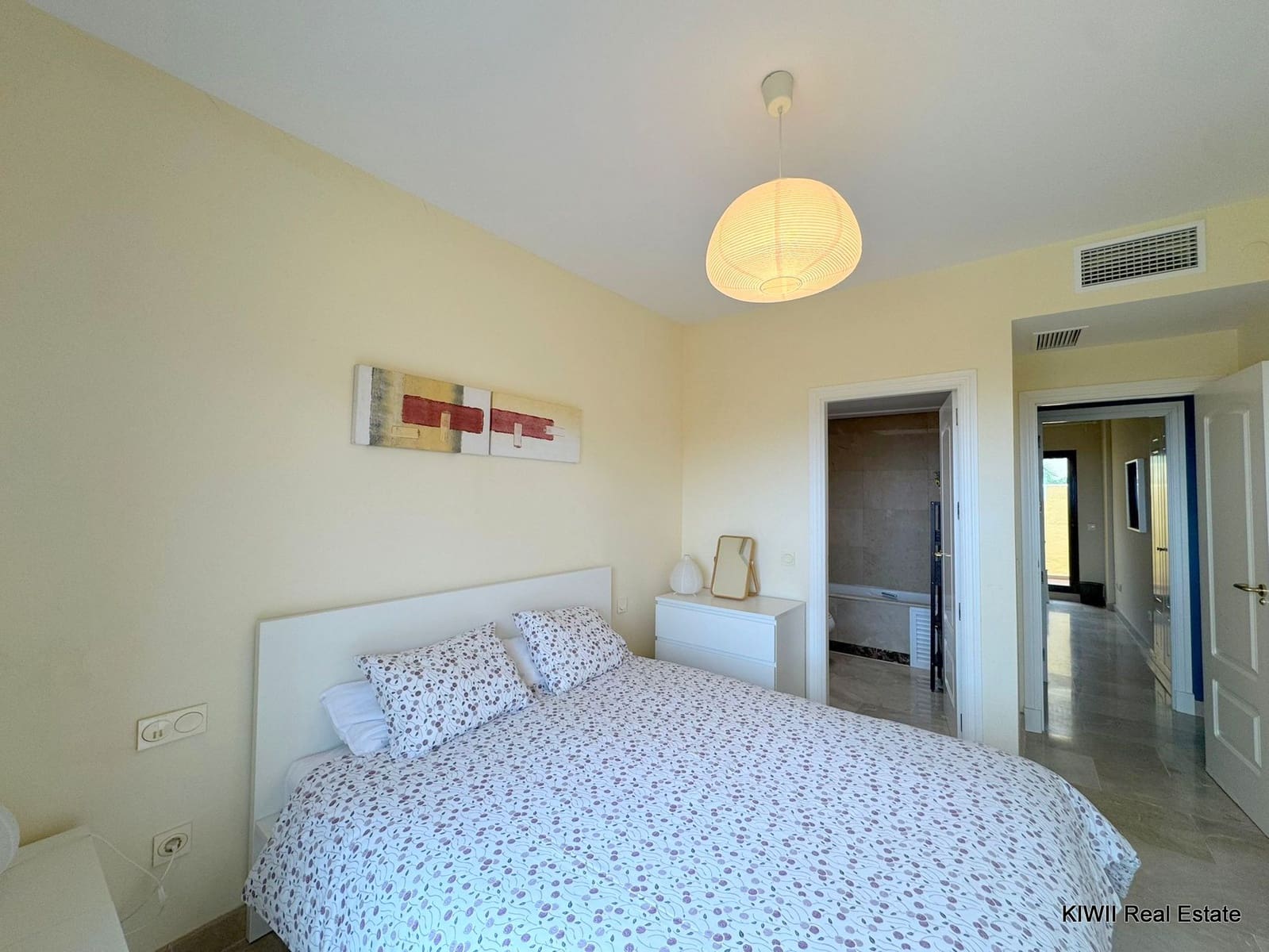 2 bedroom Apartment for sale in La Duquesa / Puerto de la Duquesa with pool garage - € 235,000 (Ref: 9301767)