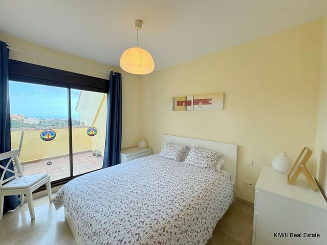 2 bedroom Apartment for sale in La Duquesa / Puerto de la Duquesa, Manilva with pool garage - € 235,000 (Ref: 9301767)