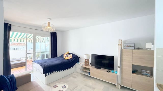 Studio for sale in La Duquesa / Puerto de la Duquesa, Manilva with pool - € 199,000 (Ref: 9464844)