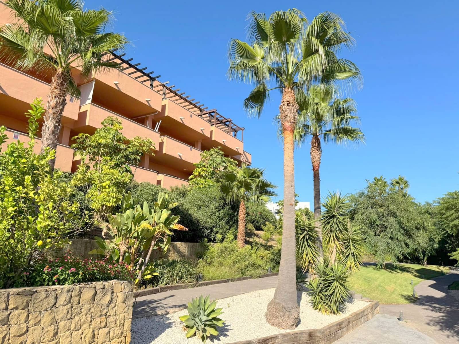 2 bedroom Penthouse for sale in Manilva with pool garage - € 310,000 (Ref: 9496920)