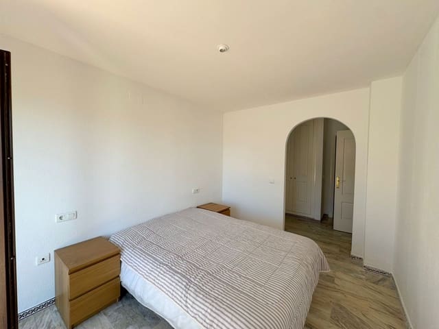 Casa de 4 habitaciones en La Duquesa / Puerto de la Duquesa, Manilva en venta con piscina garaje - 485.000 € (Ref: 9496921)