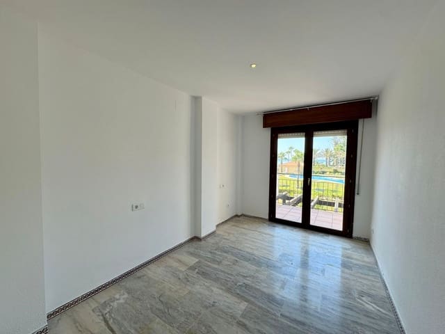 Casa de 4 habitaciones en La Duquesa / Puerto de la Duquesa, Manilva en venta con piscina garaje - 485.000 € (Ref: 9496921)