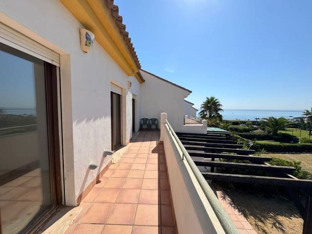 Casa de 4 habitaciones en La Duquesa / Puerto de la Duquesa, Manilva en venta con piscina garaje - 485.000 € (Ref: 9496921)