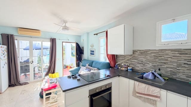 Apartamento de 1 habitación en Atalaya-Isdabe, Estepona en venta con piscina - 280.000 € (Ref: 9496922)