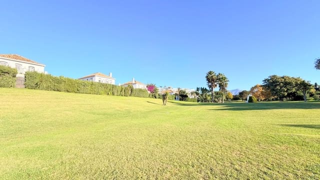 Apartamento de 1 habitación en Atalaya-Isdabe, Estepona en venta con piscina - 280.000 € (Ref: 9496922)