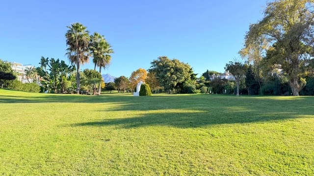 Apartamento de 1 habitación en Atalaya-Isdabe, Estepona en venta con piscina - 280.000 € (Ref: 9496922)