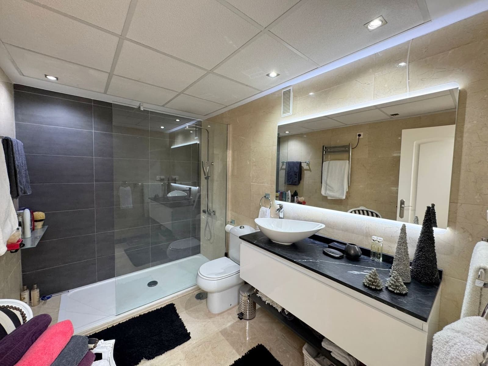 2 bedroom Penthouse for sale in Manilva with garage - € 399,000 (Ref: 9496923)