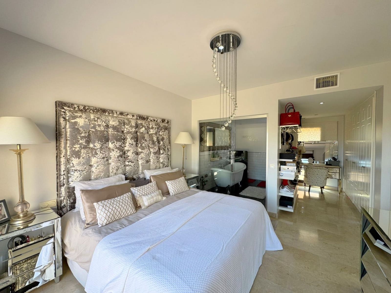 2 bedroom Penthouse for sale in Manilva with garage - € 399,000 (Ref: 9496923)